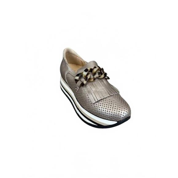 NEW SOFTWAVES women's carly platform loafers in taupe